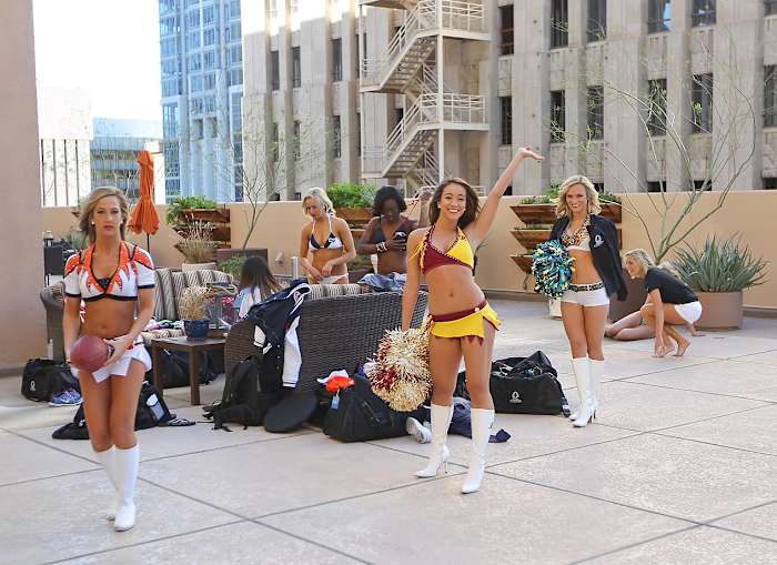 000-02-Pro_Bowl_Cheer-Y4P_8627_0.jpg